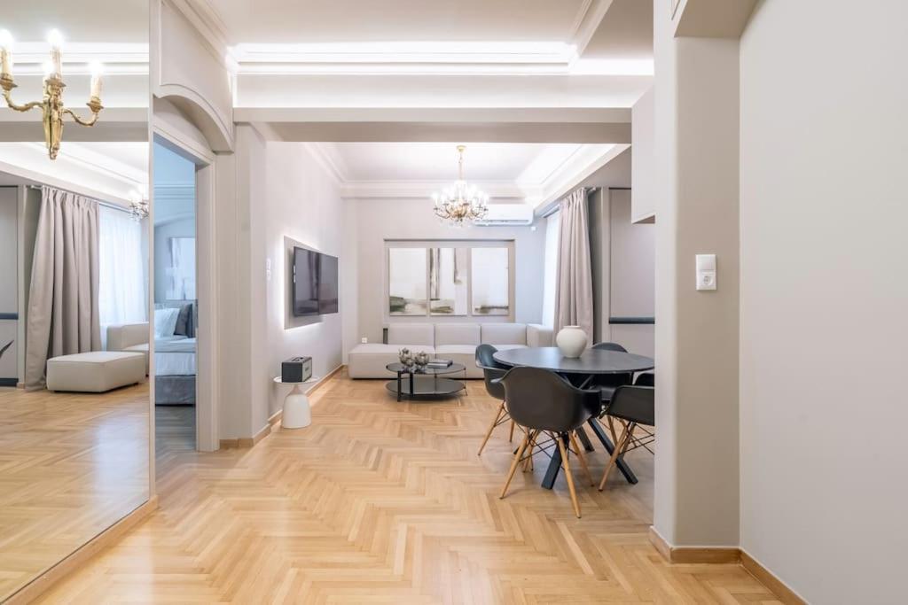 Urban Elegance In Kolonaki Apartment Athena Bagian luar foto