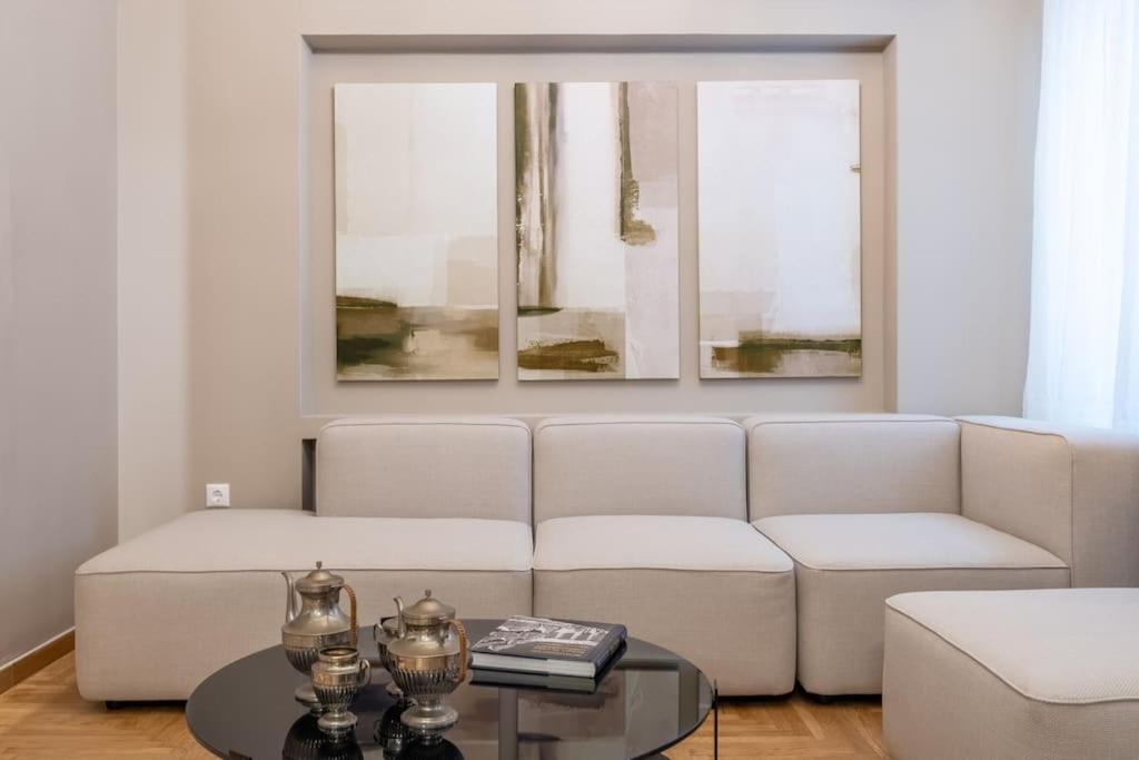Urban Elegance In Kolonaki Apartment Athena Bagian luar foto